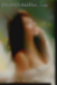 shy wife milfs in Laredo in bed